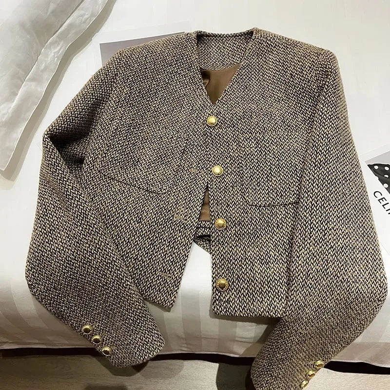 Chic Women’s Cropped Blazer with Gold Buttons for Any Occasion