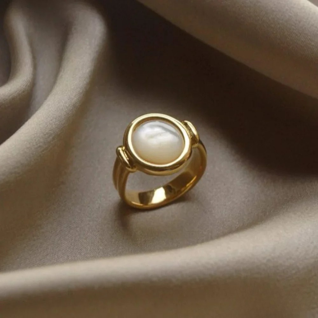 Elegant Pearl Chic Ring