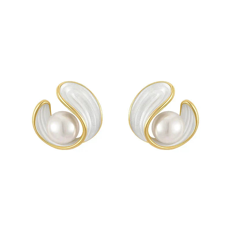 Gold Earrings featuring Luxurious White Opals and Pearls