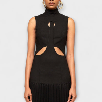 Kristen - Stylish Maxi Dress with Pleats & Cutouts for Any Occasion