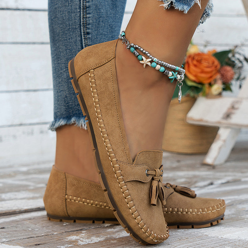 Reagan – Chic Bow Loafers for Any Occasion