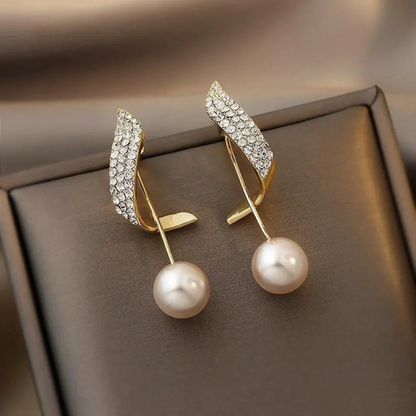 Graceful Gold Earrings with Pearl Drops