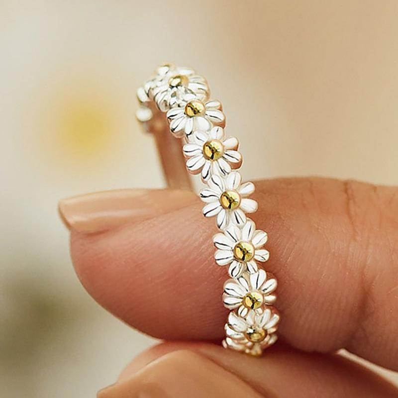 Flexible Silver Daisy Band