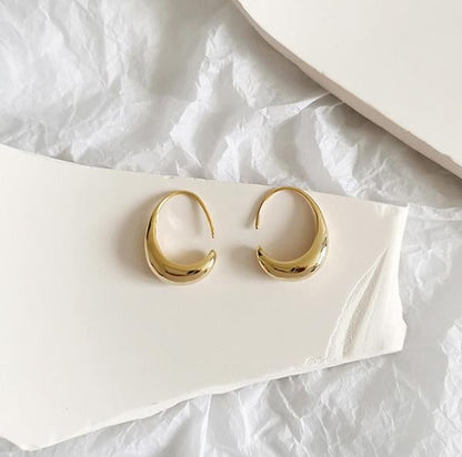 Chic Gold Earrings