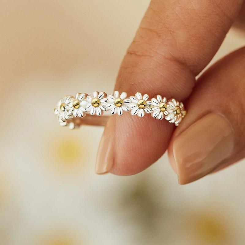 Flexible Silver Daisy Band