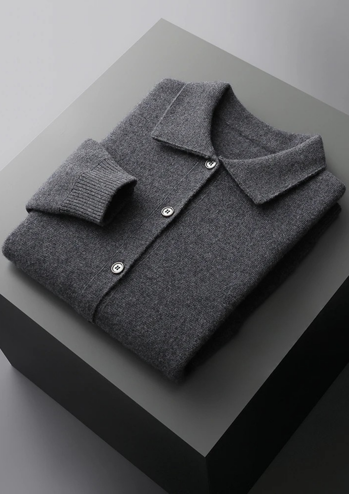 Men's Button-Up Cardigan with Patch Pockets for Stylish Layering