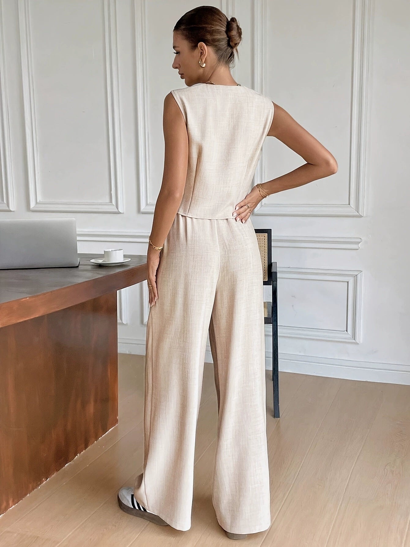 Chic Women's Sleeveless Blazer & Wide-Leg Trousers for Office or Events