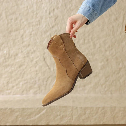 Sadie - Chic Western Ankle Boots for Every Occasion