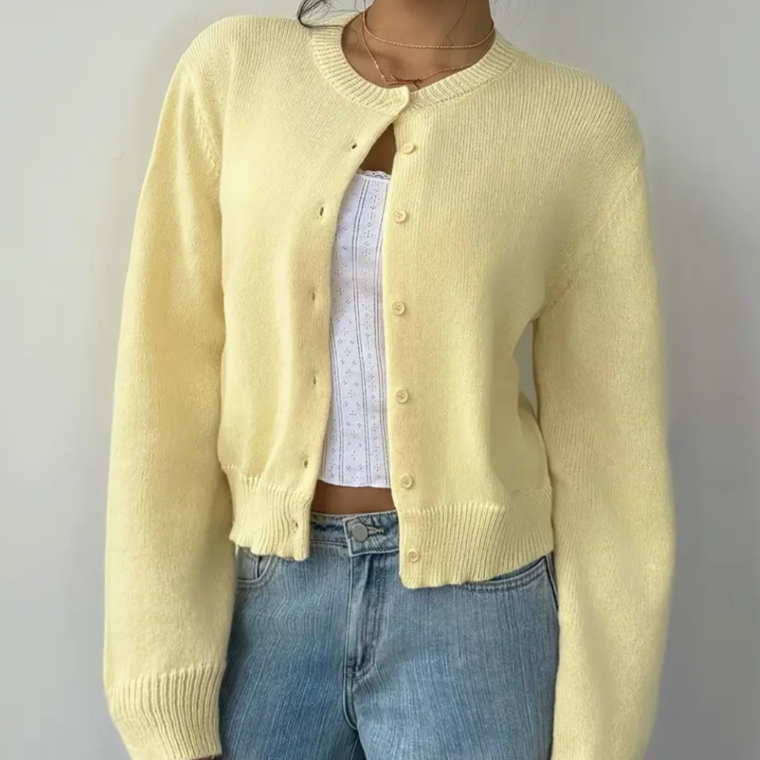 Chic Cropped Button Cardigan – Cozy Knit for Everyday Style