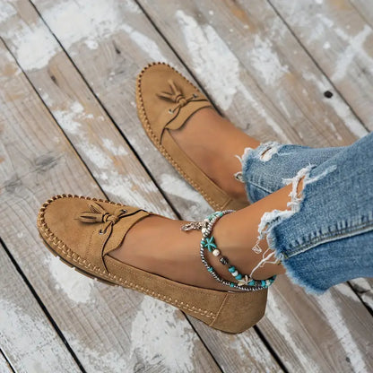 Reagan – Chic Bow Loafers for Any Occasion